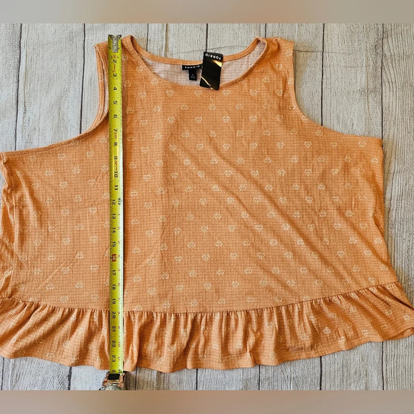 Torrid •Size 4X• Texture Knit High Neck Ruffle Crop Top Tank Peach Bloom NWT - Picture 6 of 6